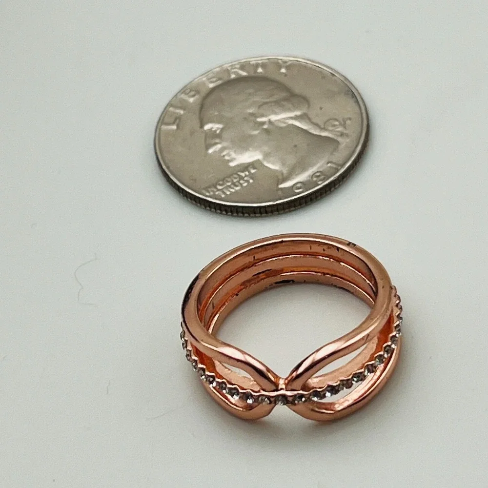 Rose Gold Tone Ring Band Size 7 Criss Cross Crystal Accent Classic Style